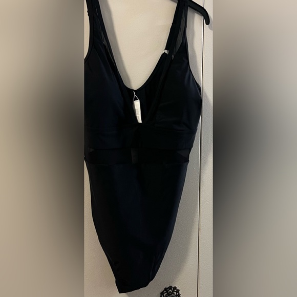 🆕 CUPSHE BLACK BATHING SUIT (1X) - Picture 6 of 9